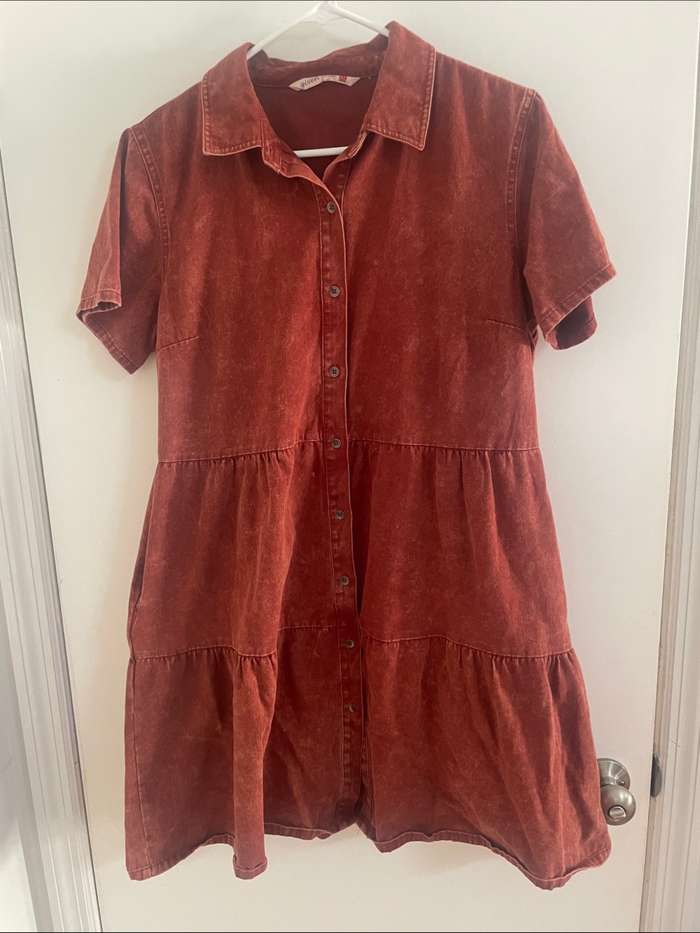 Women’s Short Sleeve Tiered Button-Front Mini Dress - Rust Red